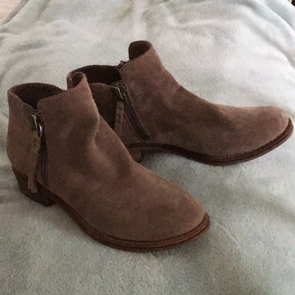 Dolce Vita suede boot 7.5